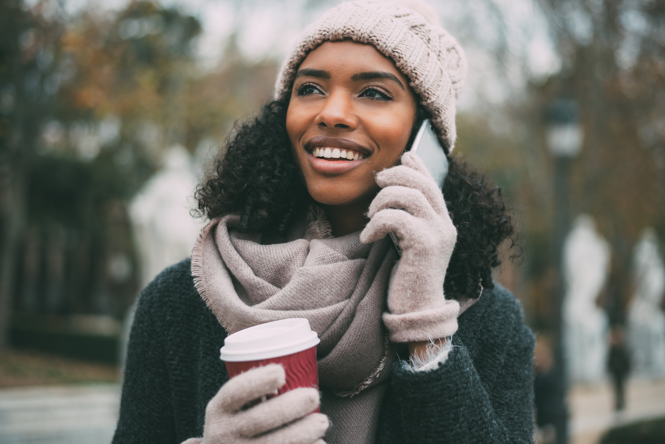 IDP-woman-on-phone